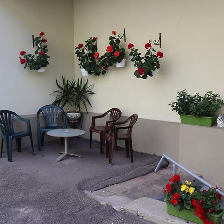 Leo Hotel Daugavpils Exterior photo
