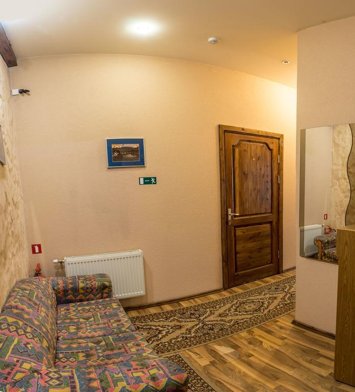 Leo Hotel Daugavpils Exterior photo