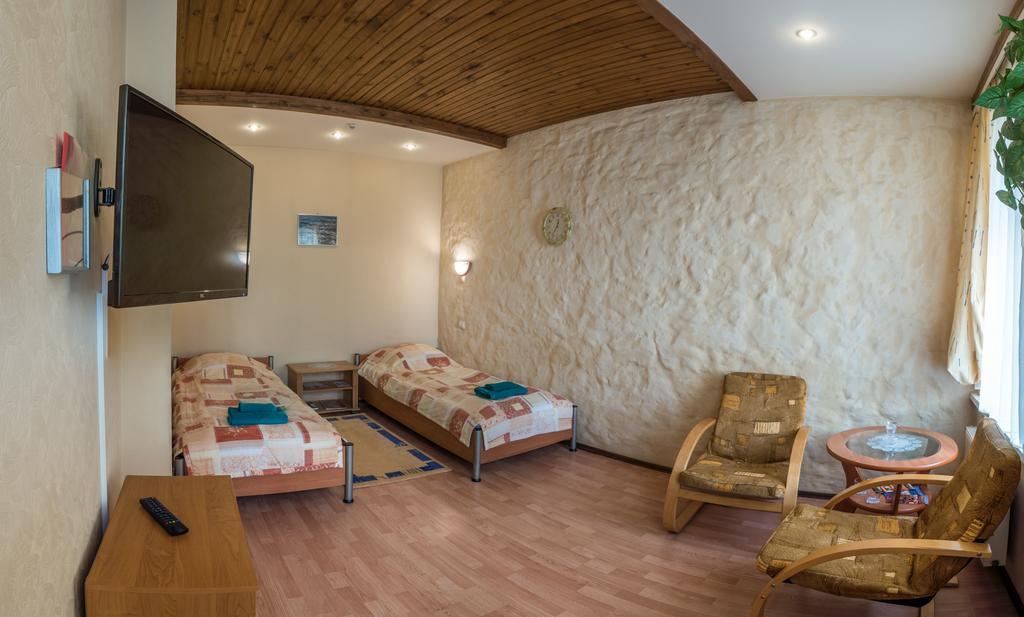 Leo Hotel Daugavpils Exterior photo