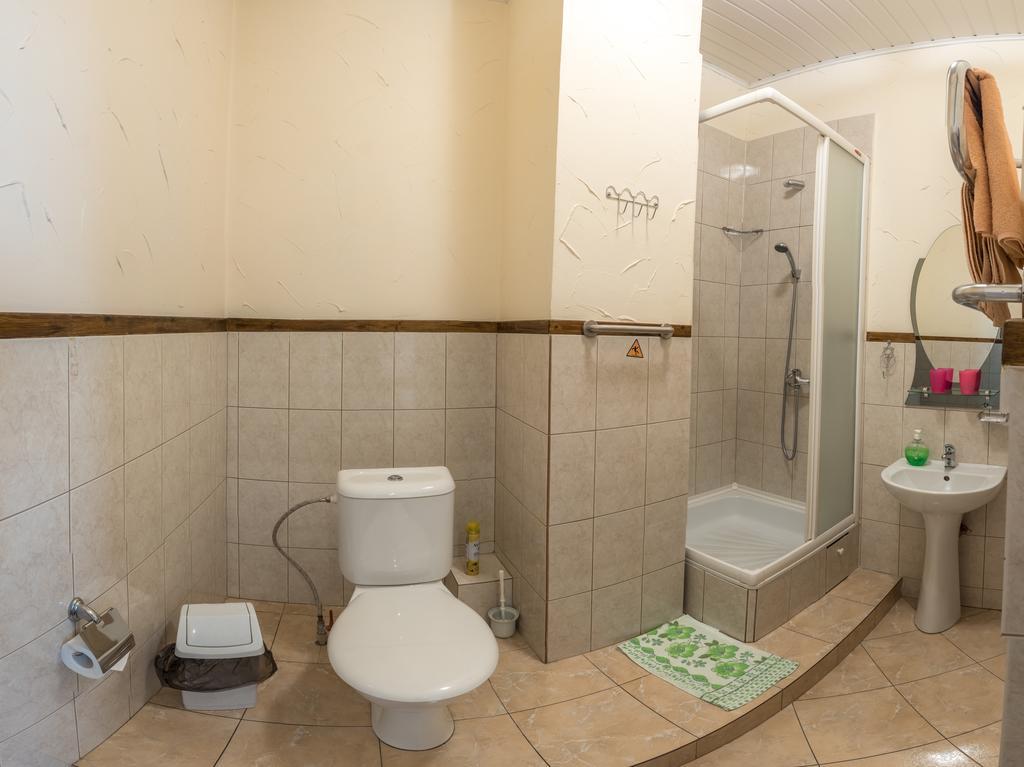 Leo Hotel Daugavpils Exterior photo