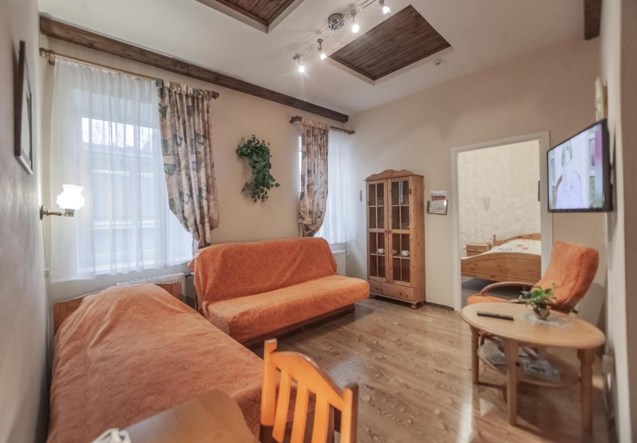 Leo Hotel Daugavpils Exterior photo
